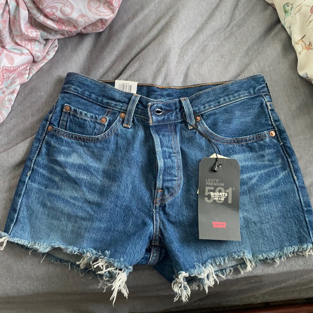LEVI’S 501 JEAN SHORTS